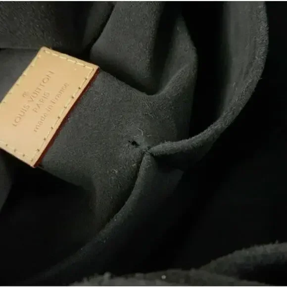 💎✨Beautiful✨💎Authentic Louis Vuitton Monogram Gaia Shoulder Bag - Picture 13 of 16